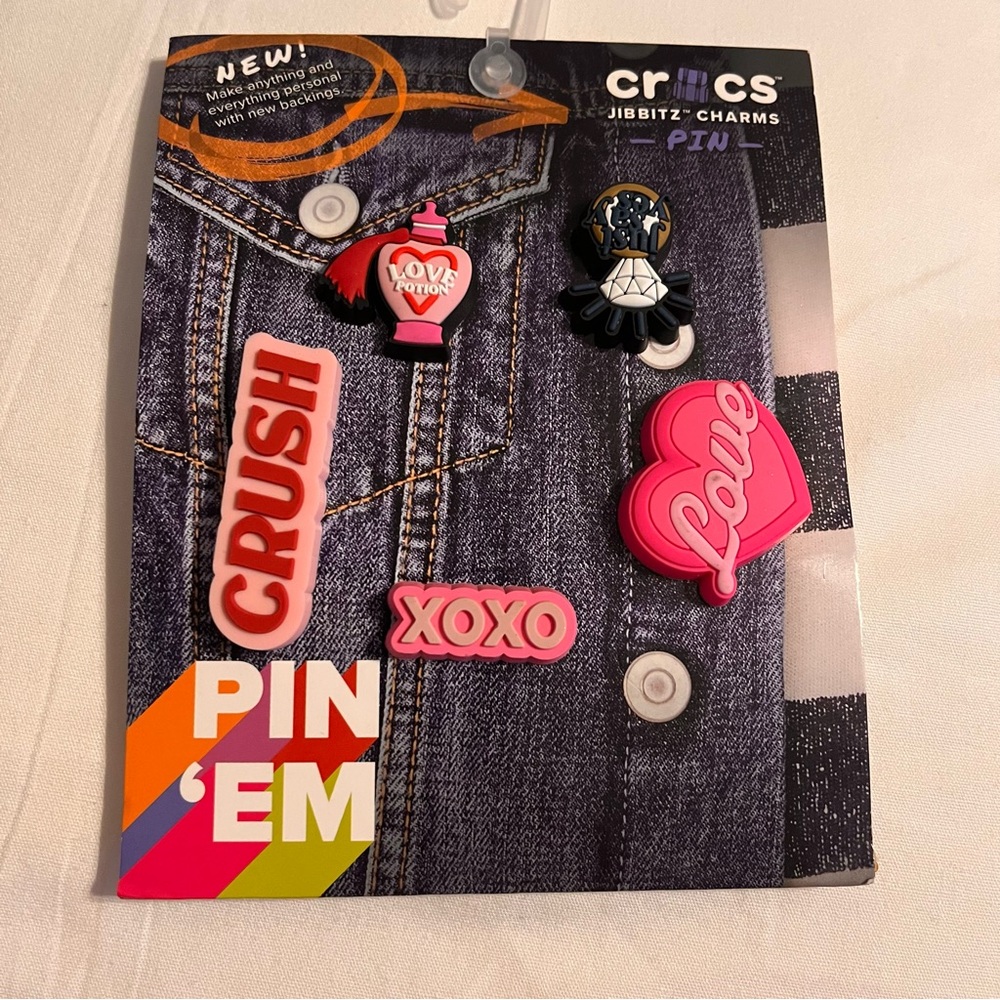Crocs Valentines Jibbitz Charms Pins NEW